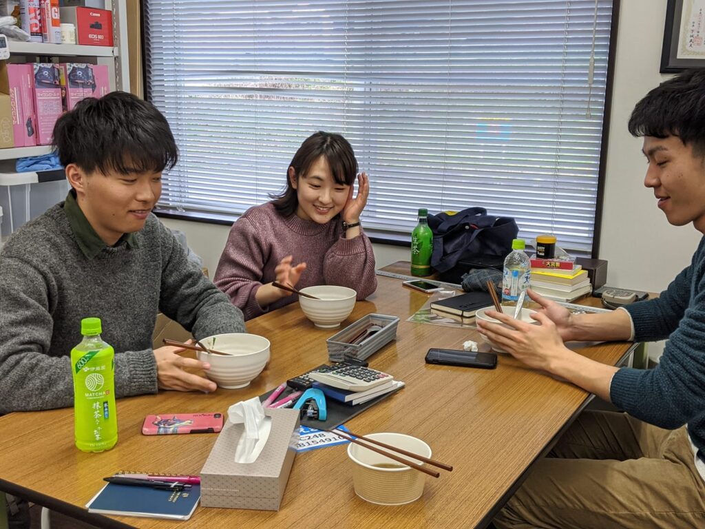 京都府立大学からインターンシップに参加した学生3名